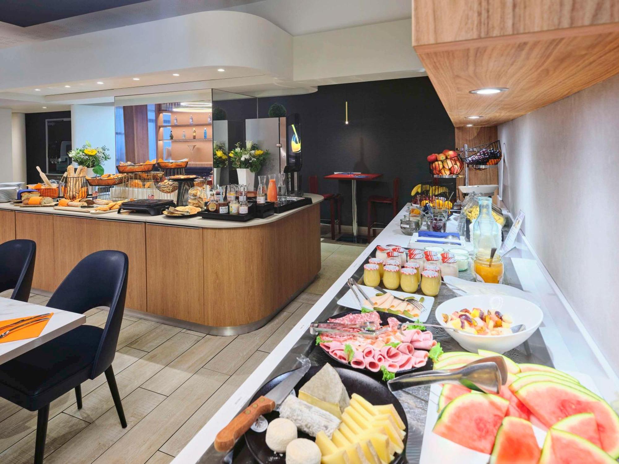 Mercure Chartres Cathedrale Екстериор снимка